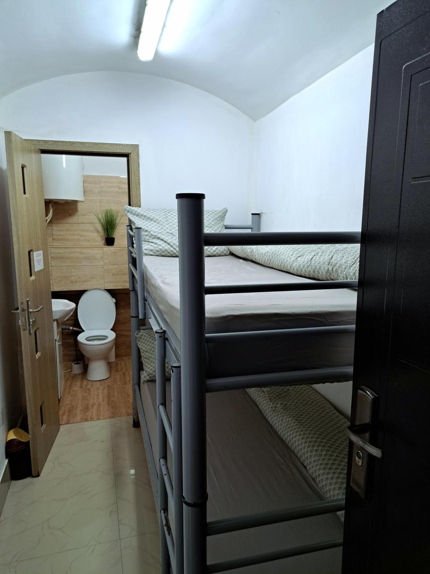 Regim Hotelier Pietonala Oradea Exterior foto